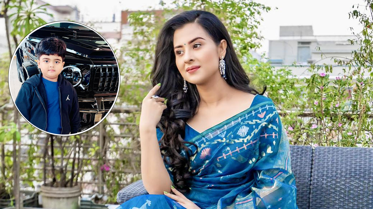 ছেলেকে নিয়ে গাড়ির শোরুমে বুবলী, বললেন— আমাদের ছেলে ‘গাড়ি লাভার’