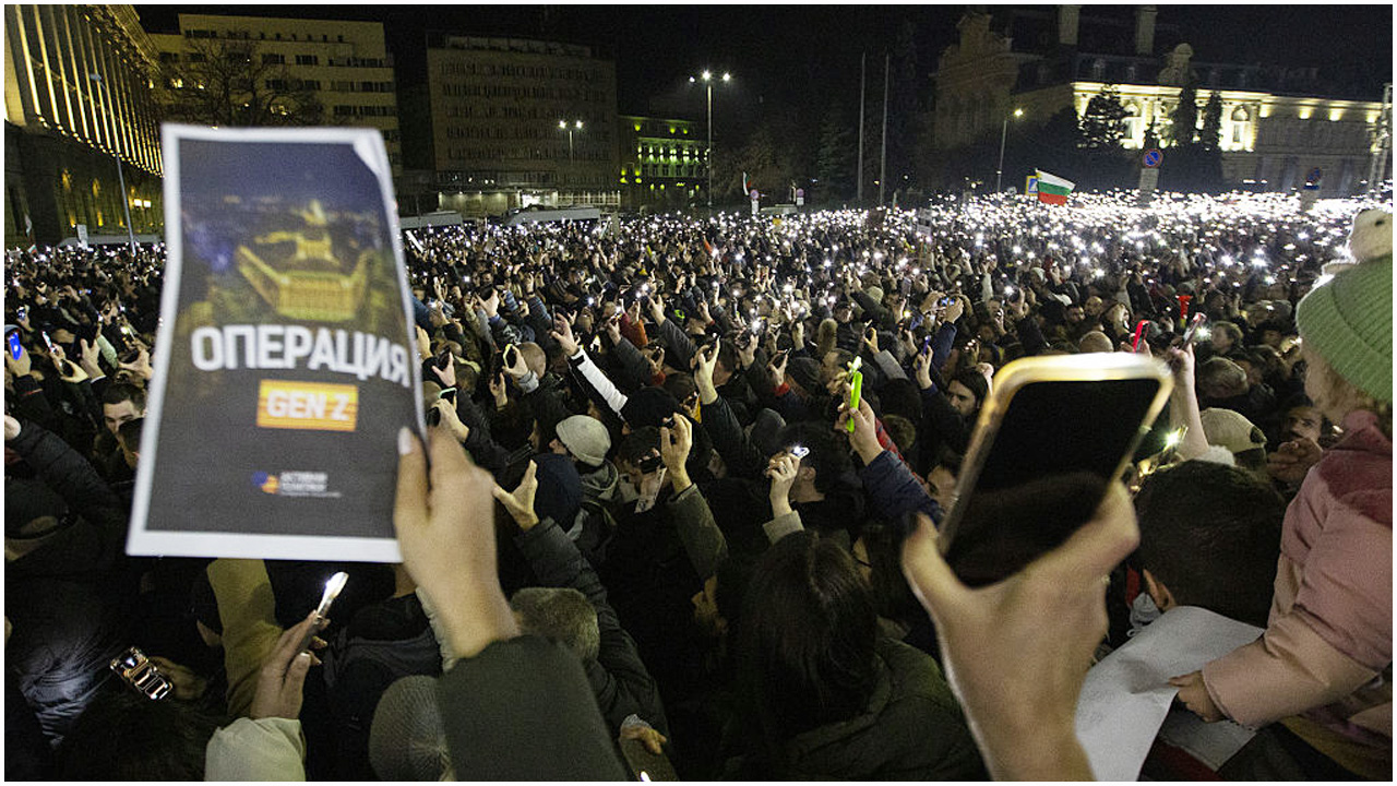 দুর্নীতিবিরোধী আন্দোলনের মুখে বুলগেরিয়া সরকারের পদত্যাগ