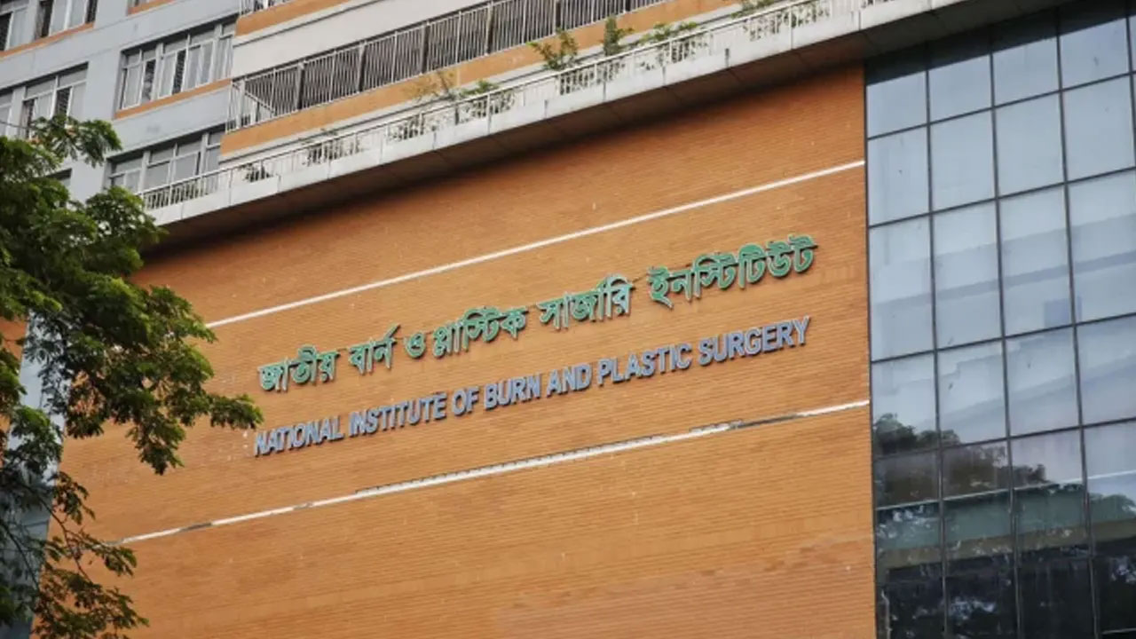 চুলার লিকেজ থেকে বিস্ফোরণ, একই পরিবারের ৪ জন দগ্ধ