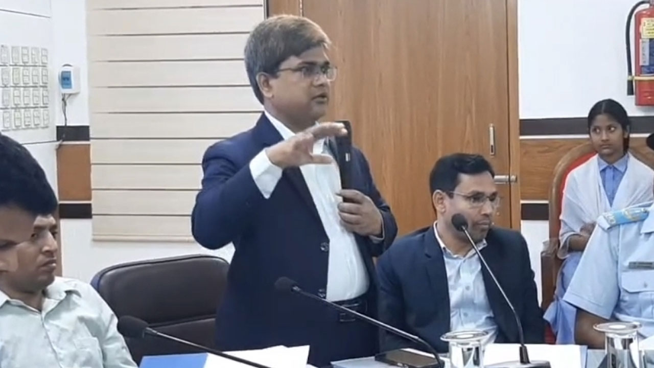 ‘উপদেষ্টা আসিফ জোর করেই আমাকে কুমিল্লার দায়িত্ব দিয়েছেন’