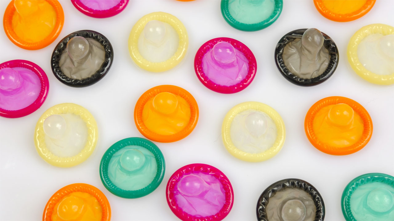 কেন কনডমের দাম বাড়াল চীন, বসালো ১৩ শতাংশ ভ্যাট?