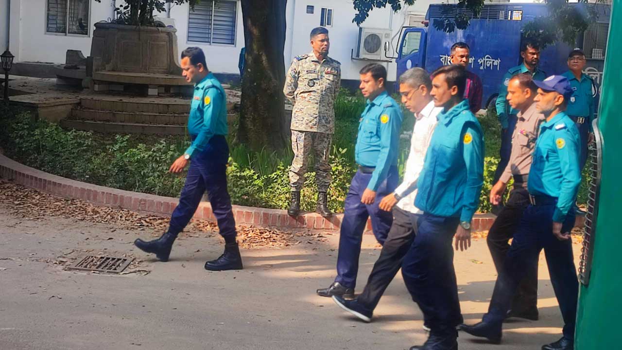 শেখ হাসিনাসহ সেনা কর্মকর্তাদের বিচার শুরুর আবেদন প্রসিকিউশনের