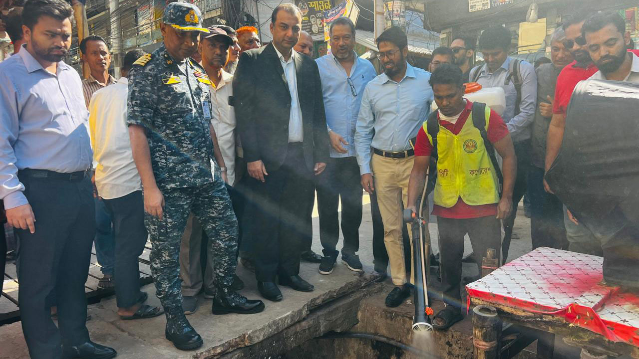 ডেঙ্গু নিয়ন্ত্রণে আমেরিকান লার্ভিসাইড প্রযুক্তি নিয়ে নামল চসিক