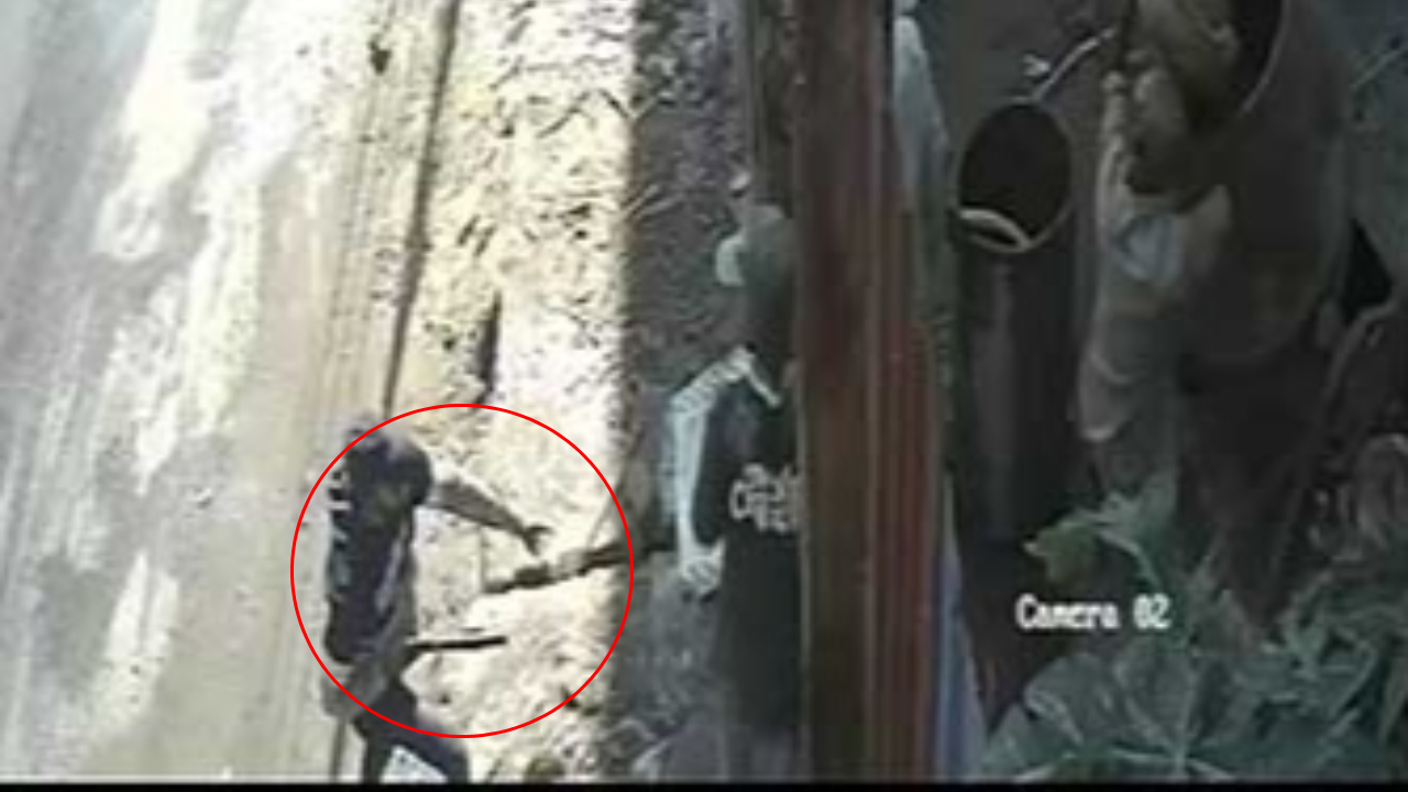 চট্টগ্রামে দিনদুপুরে গুলি, চাঁদা না পেয়ে ভীতি ছড়াল সন্ত্রাসীরা