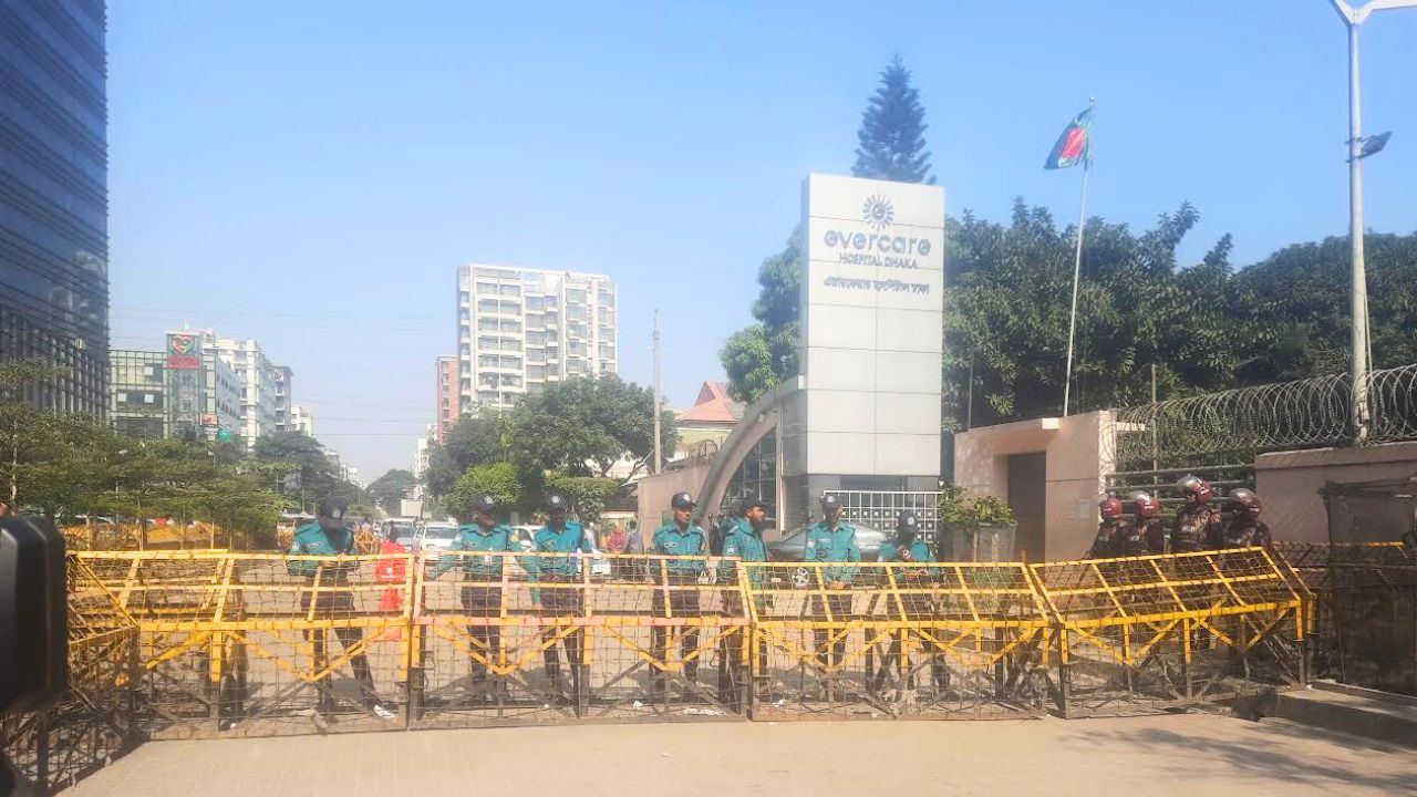 এভারকেয়ারের সামনে নেই নেতাকর্মীদের ভিড়