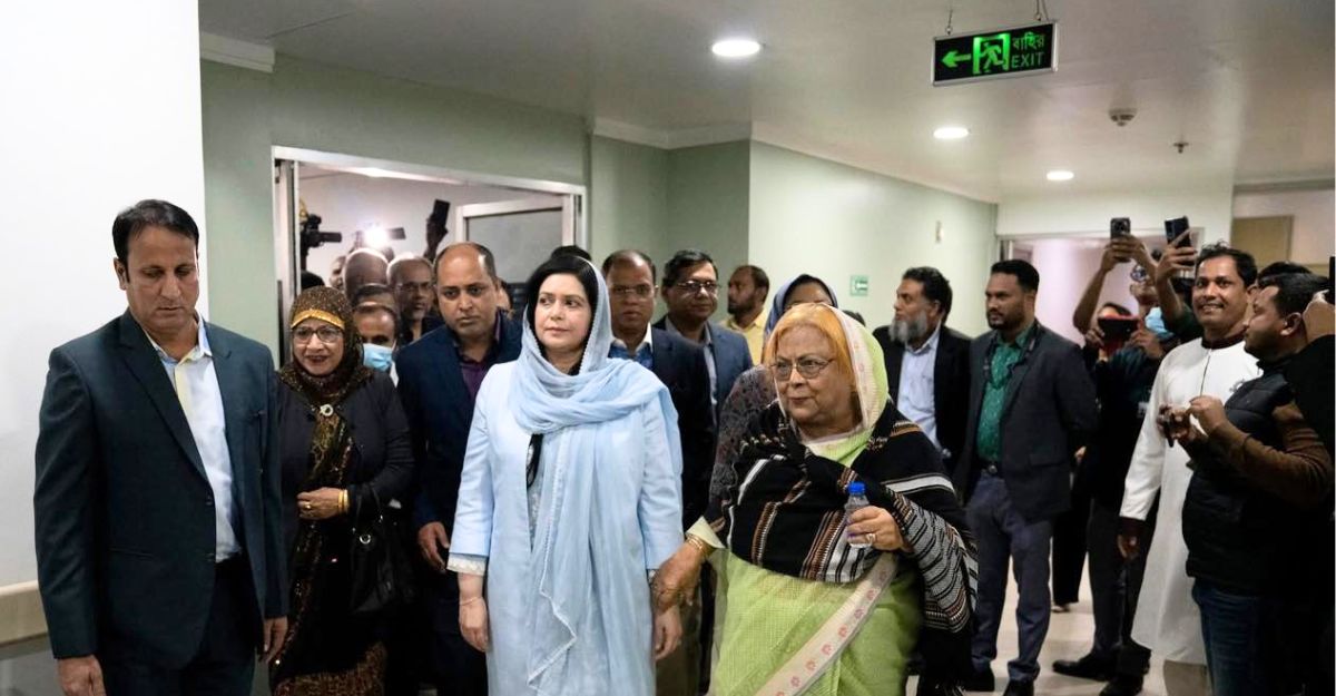 খালেদা জিয়াকে দেখতে এভারকেয়ারে জুবাইদা রহমান