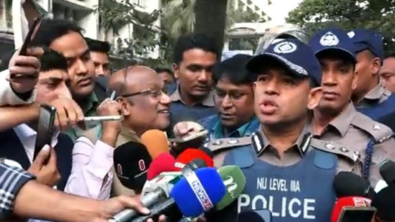 আইন ভঙ্গ করলেই আইনের আওতায় নিয়ে আসবো : ডিএমপি