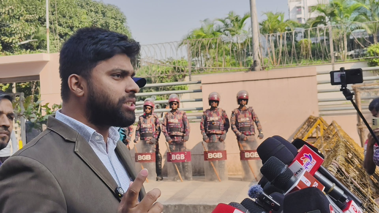 হাদিকে সিঙ্গাপুর নেওয়ায় চিকিৎসাগত বাধা নেই, শারীরিক অবস্থারও অবনতি হয়নি