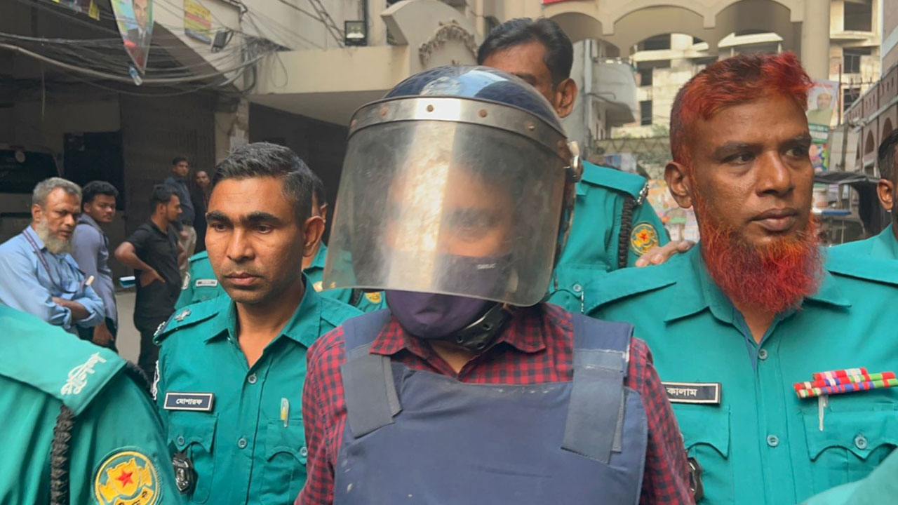 ঢাবির রসায়ন বিভাগের অধ্যাপক এরশাদ হালিম সাময়িক বরখাস্ত