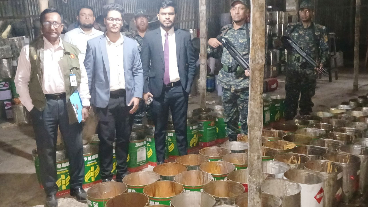 চিনির সঙ্গে হাইড্রোজ-চিটাগুড় মিশিয়ে তৈরি করা হতো গুড় 