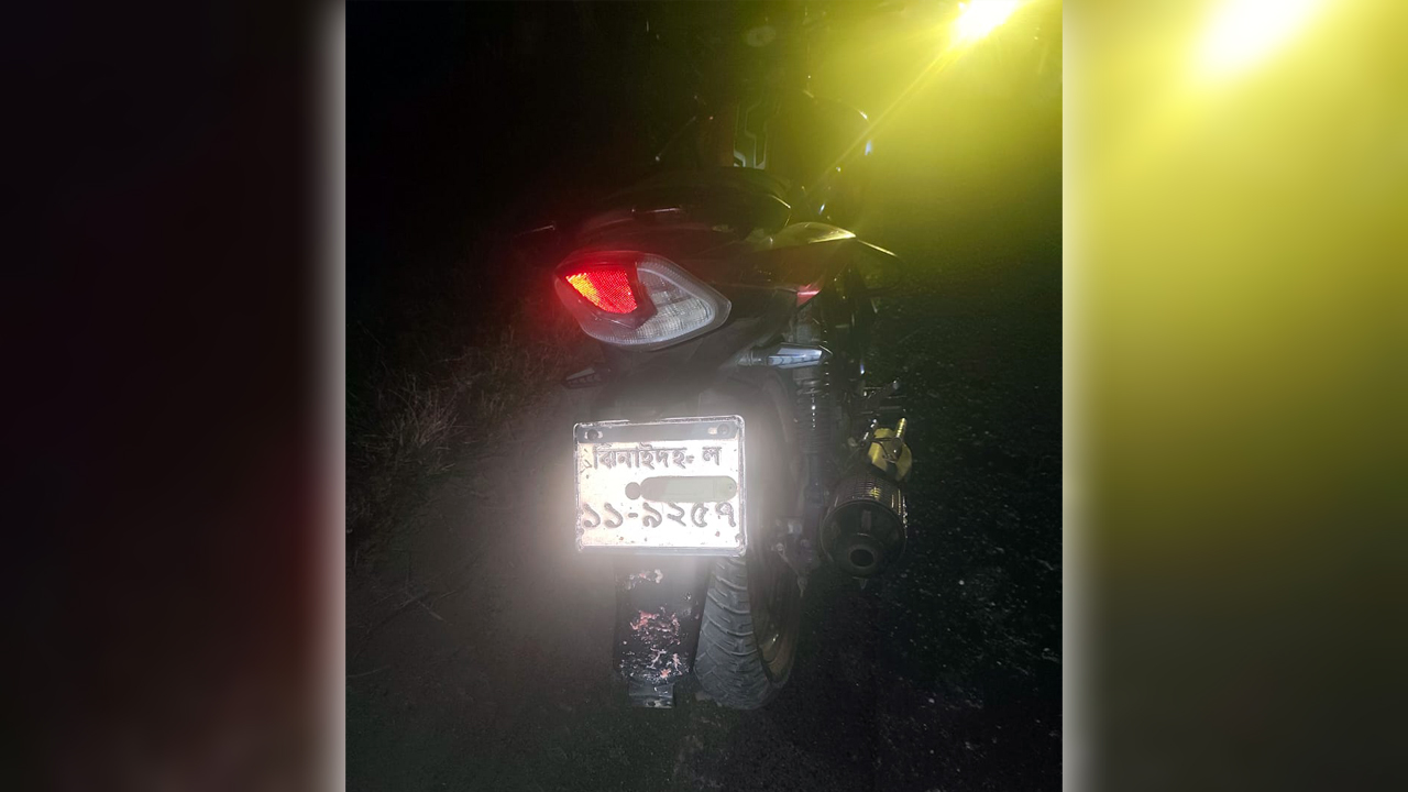 ‘মাথায় হেলমেট ছিল না’, গাড়িচাপায় দুই ভাইসহ নিহত ৩