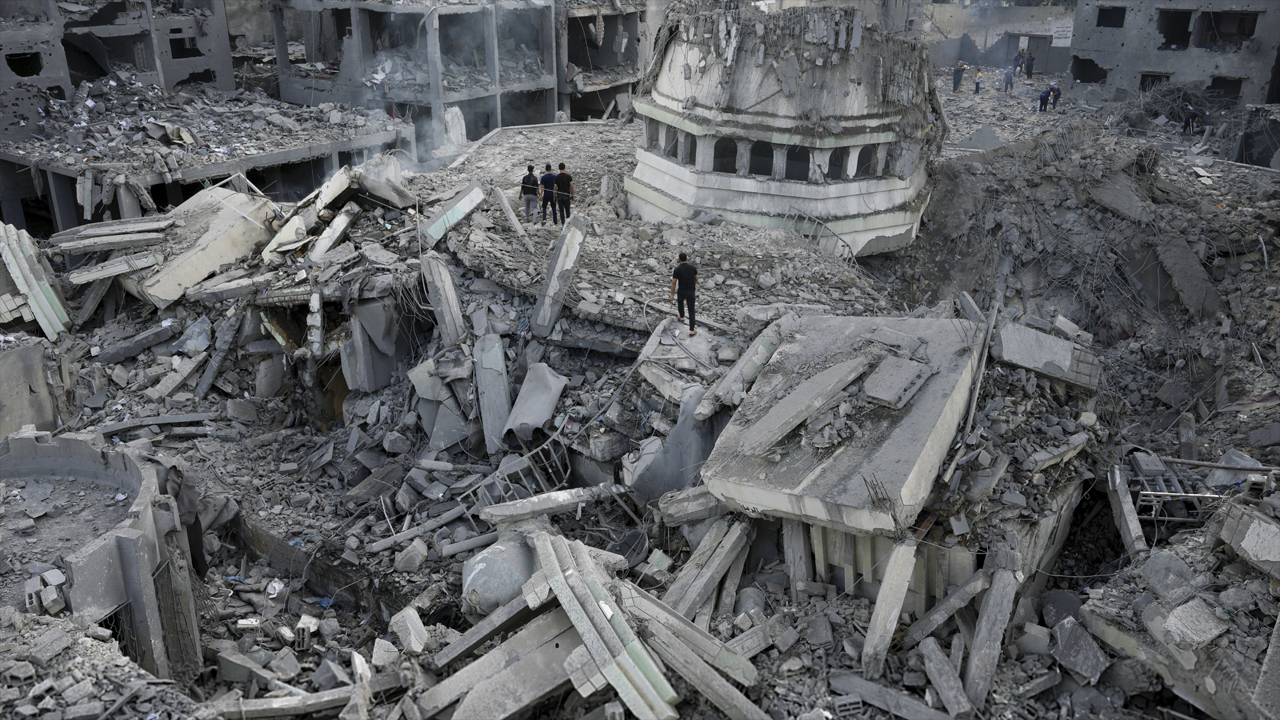 গাজায় শুধু এক ভবনের ধ্বংসস্তূপে মিলল ৪৫ মরদেহ