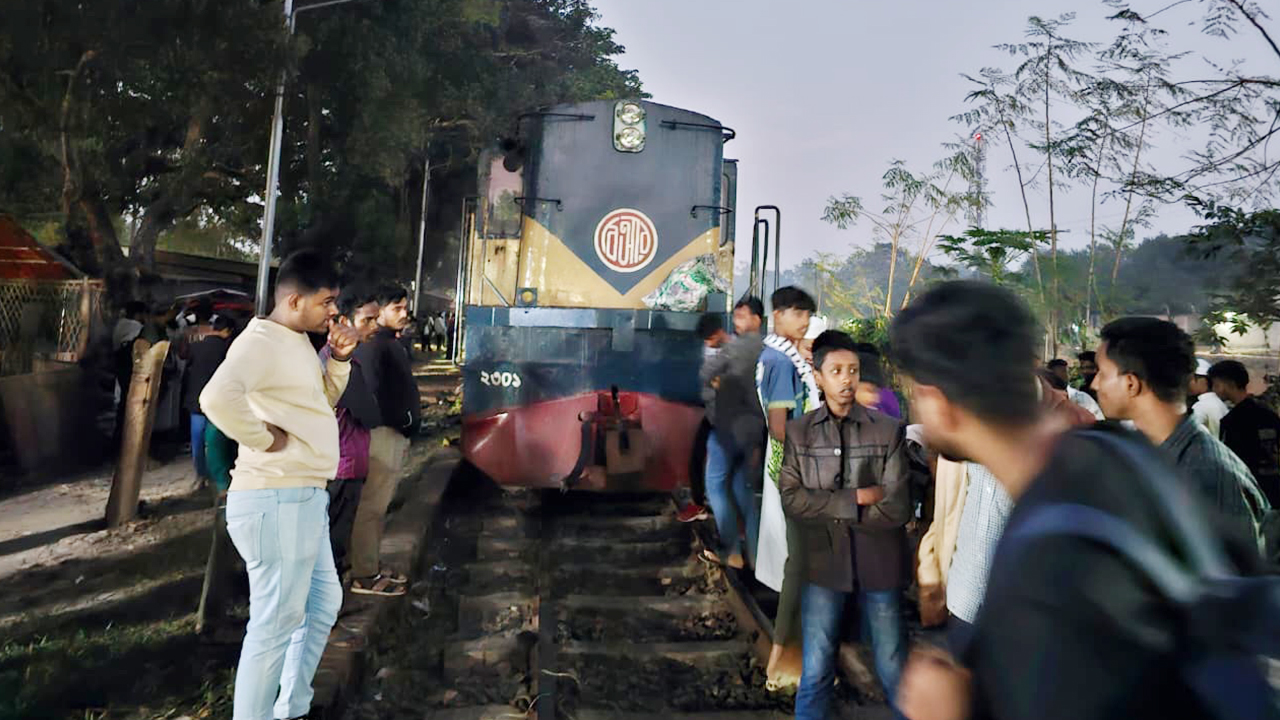 বলাকা কমিউটারের ইঞ্জিন বিকল, ঢাকা-ময়মনসিংহ রুটে ট্রেন চলাচল বন্ধ