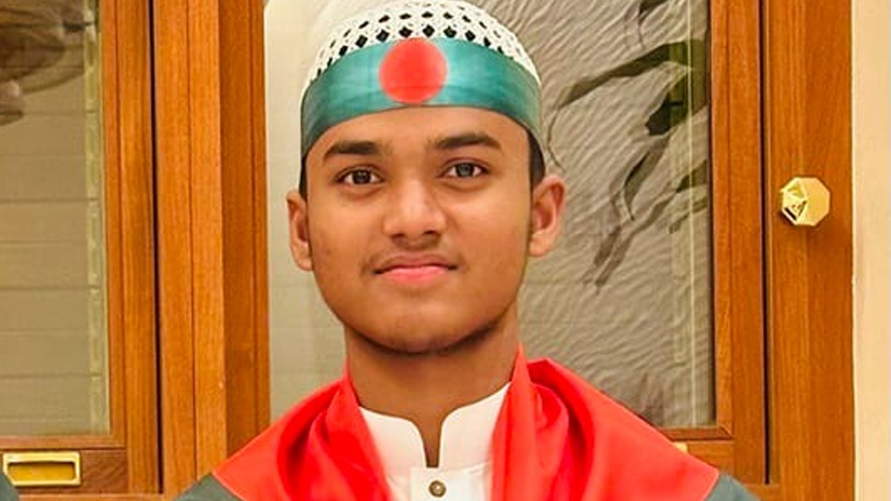 মিসরে কোরআন প্রতিযোগিতায় প্রথম হাফেজ আনাস