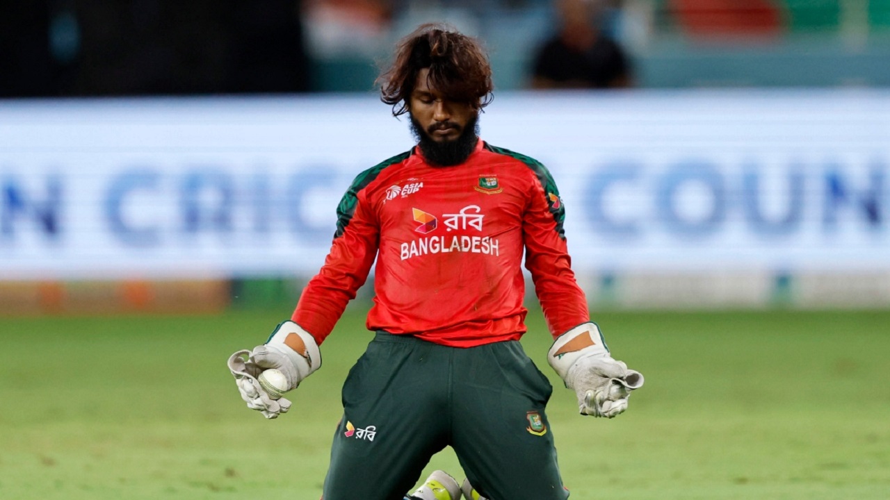 জাকের আলীকে অধিনায়ক হিসেবে পছন্দ না নোয়াখালী মালিকের