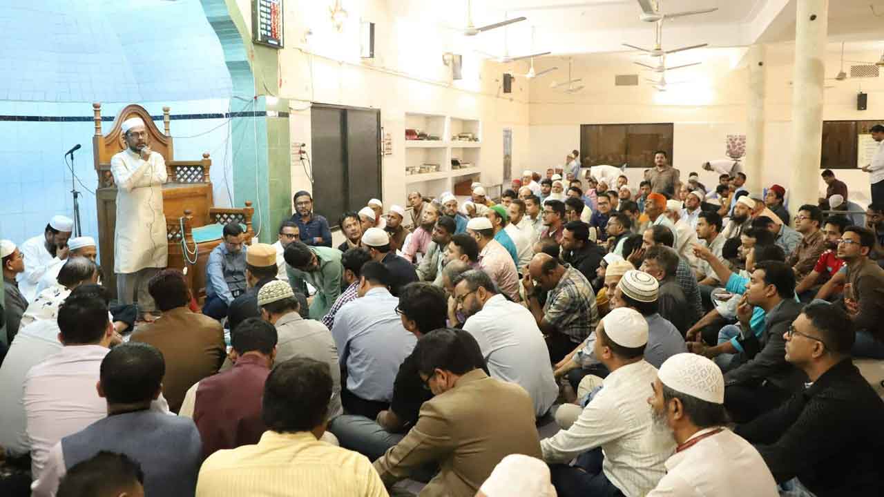 খালেদা জিয়ার সুস্থতা কামনায় জবি শিক্ষক সমিতির দোয়া মাহফিল