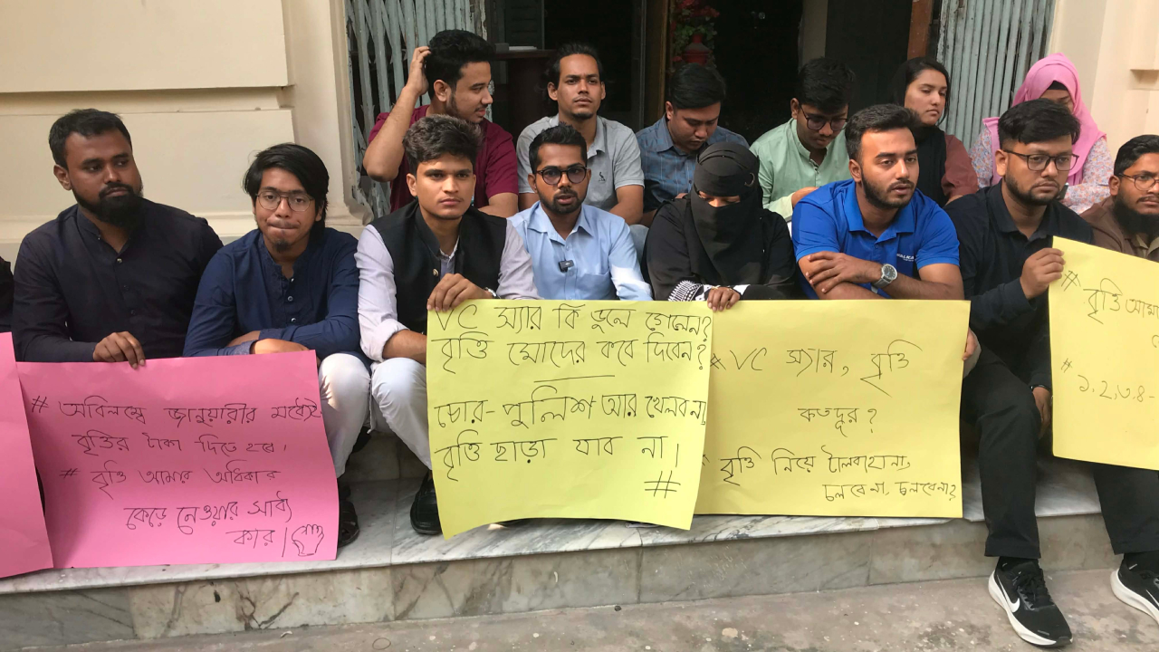 জবিতে সম্পূরক বৃত্তির সুরাহা চায় ছাত্রদল সমর্থিত প্যানেল