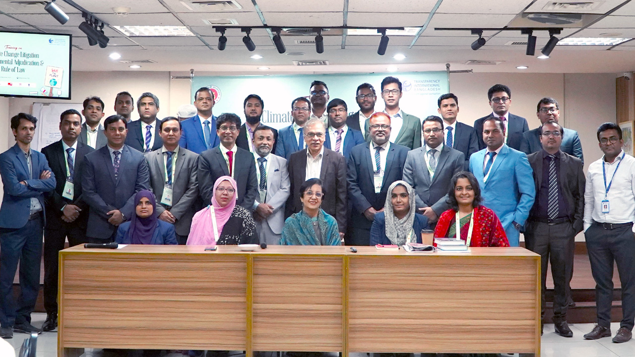 পরিবেশ খাতে আইনের শাসন-ন্যায় বিচার নিশ্চিতে বিচারকদের কর্মশালা