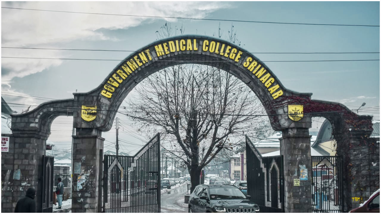 দিল্লিতে বিস্ফোরণের পর কাশ্মিরের হাসপাতালে তল্লাশি, উদ্বেগে চিকিৎসকরা