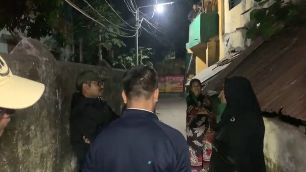 ছয় লাখ টাকার জন্য মাকে মেরে ফেলেছে ছেলে, অভিযোগ মেয়ের