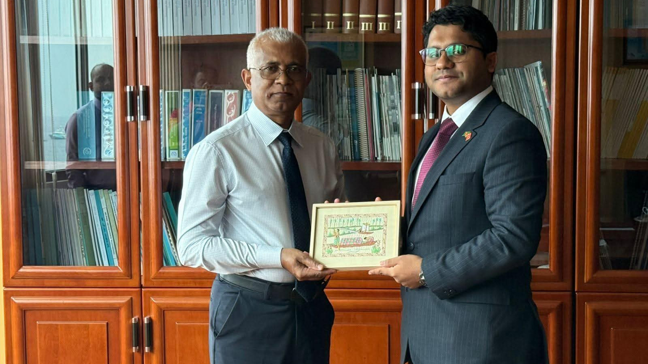 মালদ্বীপ প্রবাসীদের জন্য নির্বাচনী ডাকসেবা আরও সহজ করা নিয়ে আলোচনা