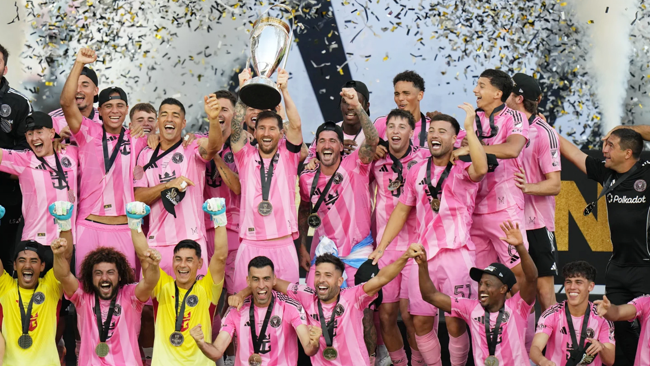 জোড়া অ্যাসিস্টে এবার মায়ামিকে সর্বোচ্চ শিরোপা জেতালেন মেসি