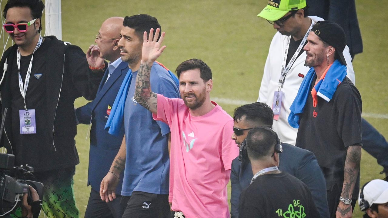 মেসির ভারত সফরে টাকা উড়েছে : ছবি তুলতে ১০ লাখ, বিশেষ সাক্ষাতে ১ কোটি!