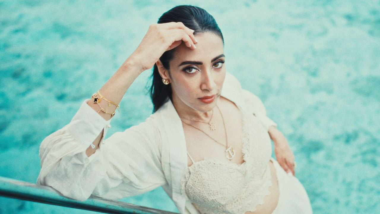 মালদ্বীপে অবকাশে মিম, ছড়ালেন মুগ্ধতা