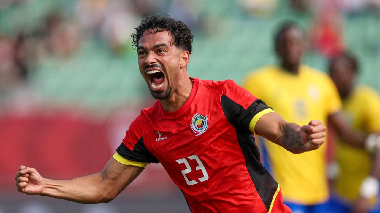 ৪০ বছরের অপেক্ষার অবসান মোজাম্বিকের