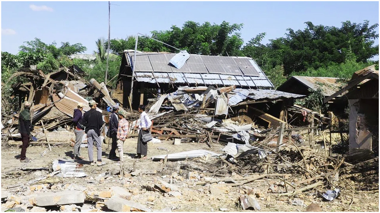 মিয়ানমারে বিমান হামলায় নিহত অন্তত ১৮