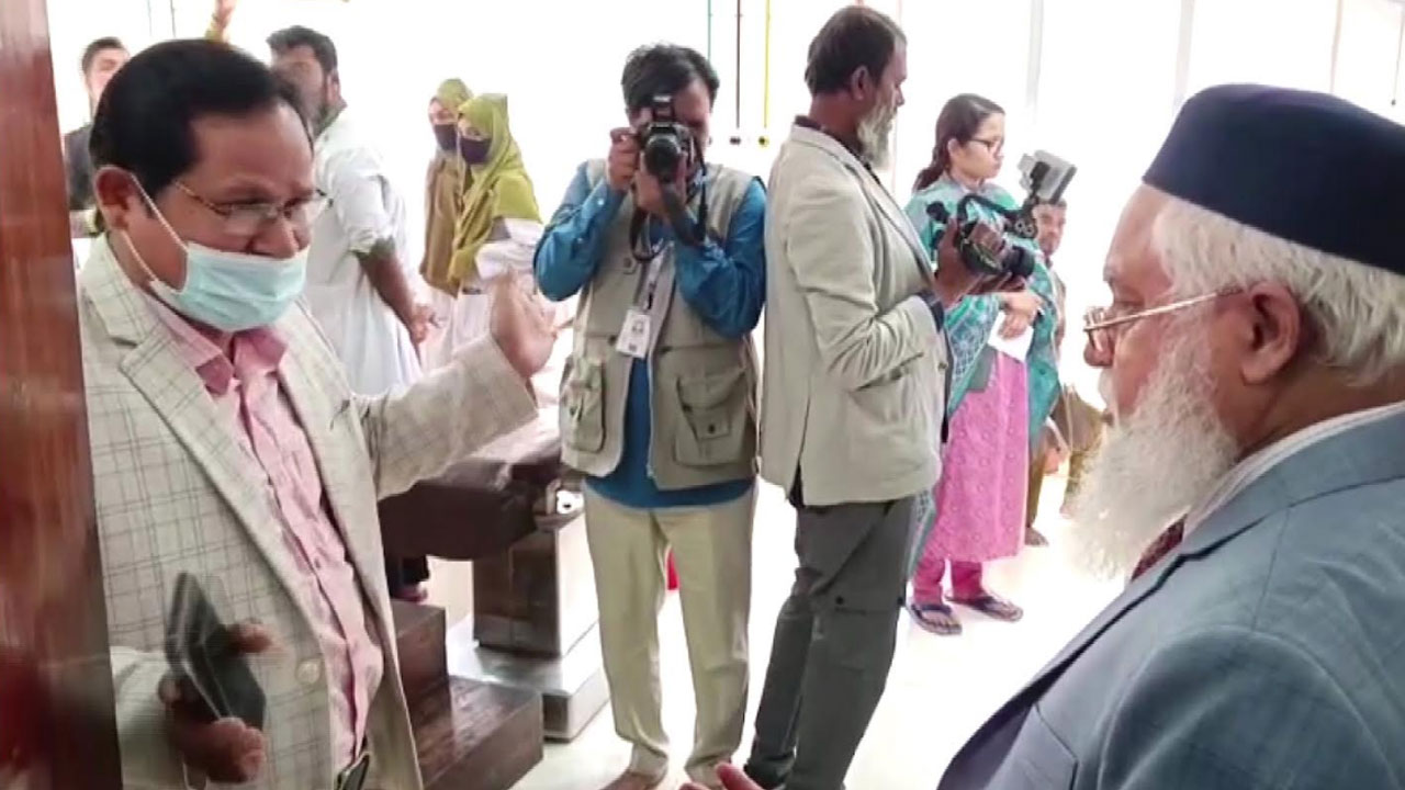 ডিজির সঙ্গে তর্ক, ক্ষমা প্রার্থনায় পদে পুর্নবহাল হলেন সেই চিকিৎসক