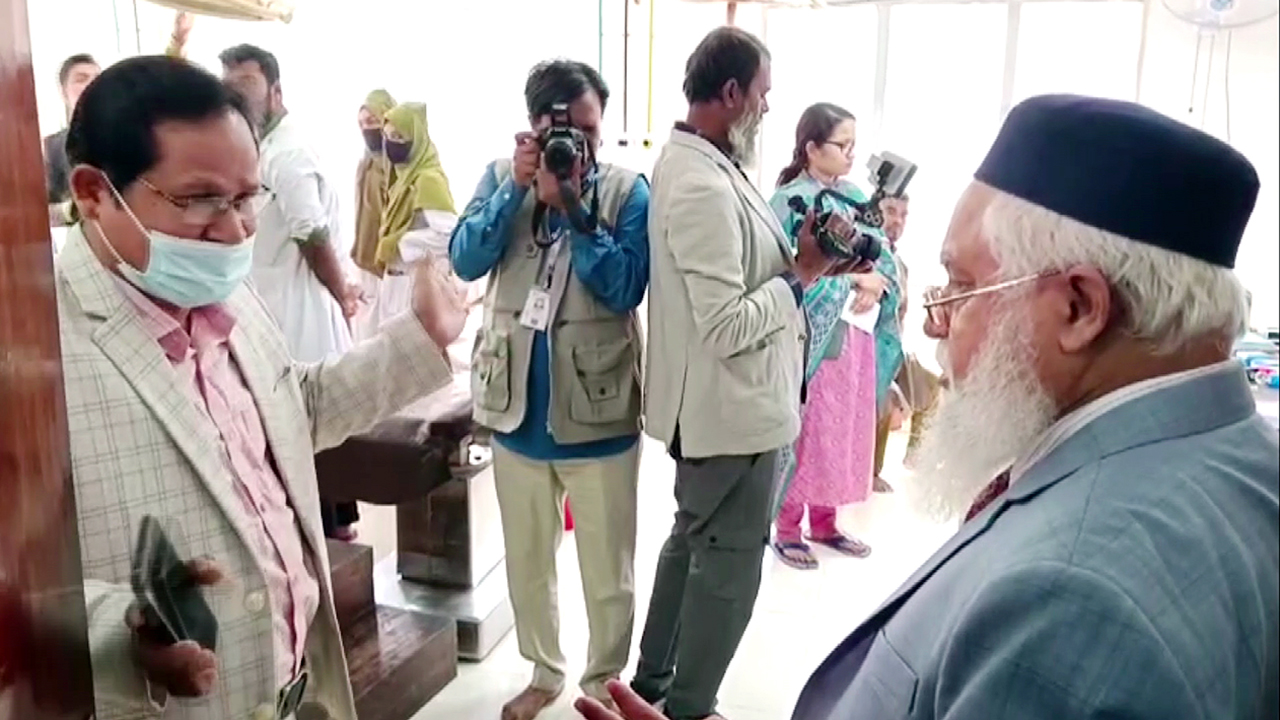 ডিজির সঙ্গে তর্কে জড়ানো চিকিৎসককে অব্যাহতি