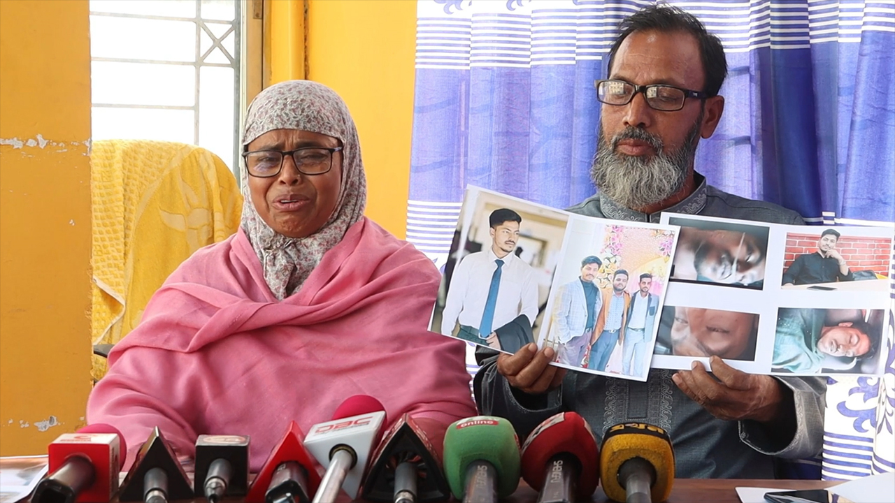 ছাত্র হত্যা মামলার আসামিরা প্রকাশ্যে ঘুরছে, নিরাপত্তা শঙ্কায় বাবা-মা