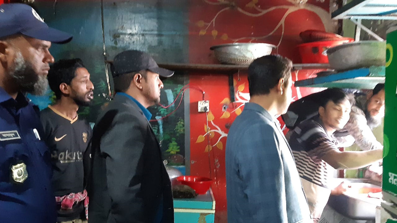 নারায়ণগঞ্জে অবৈধ গ্যাস সংযোগ বিচ্ছিন্নে অভিযান