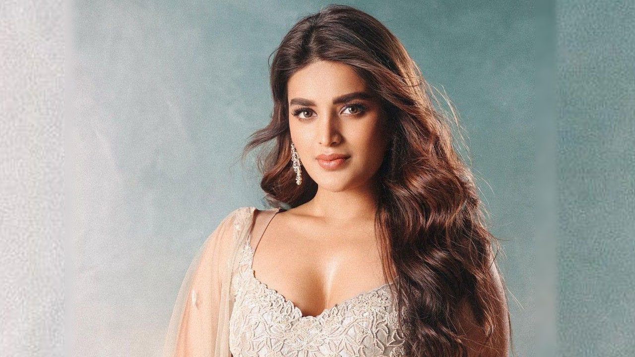 সিনেমার প্রচারে গিয়ে চরম হেনস্তার শিকার অভিনেত্রী