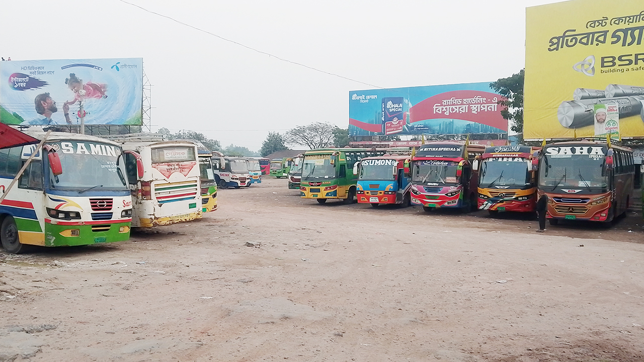 ৪ দিন পর নীলফামারী-রংপুর রুটে আবার বাস চলাচল শুরু