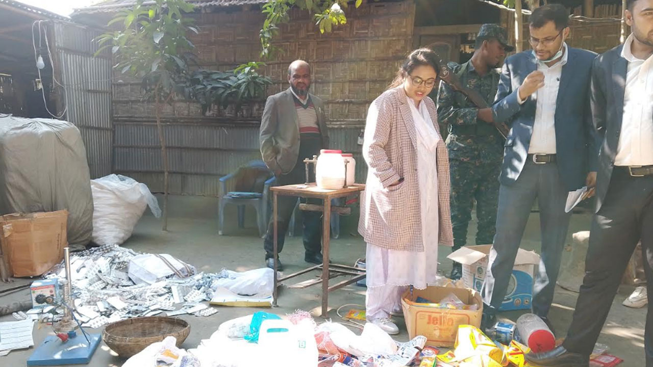 ময়দা দিয়ে তৈরি করা হয় নকল ওষুধ