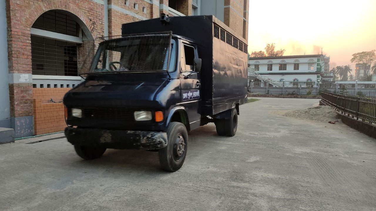 নোয়াখালীতে ২৪ ঘণ্টায় ১৩ আওয়ামী লীগ নেতাকর্মী গ্রেপ্তার