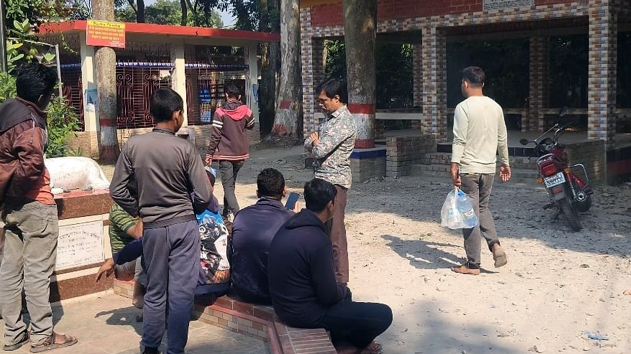 পাবনায় মদপানে ২ জনের মৃত্যু