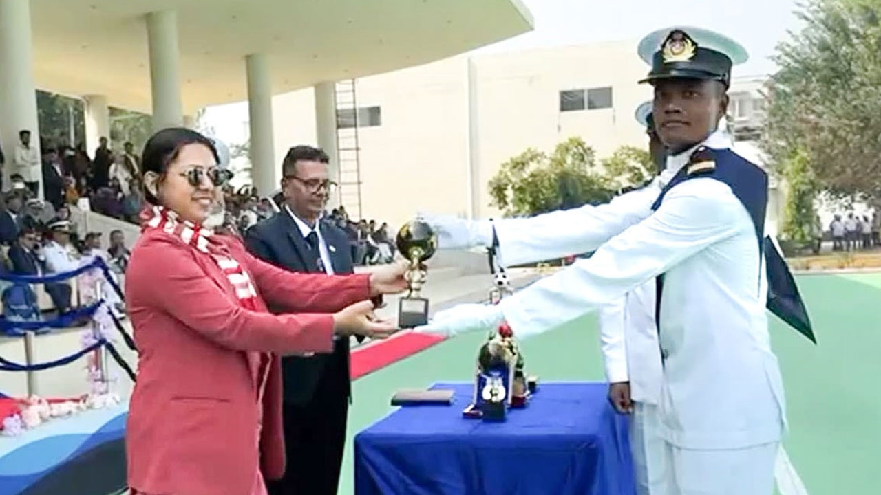 পাবনা মেরিন একাডেমিতে ৬৫ ক্যাডেটের গ্র্যাজুয়েশন প্যারেড