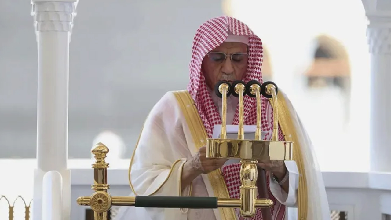 সন্তান পালনে ফিলিস্তিনি শিশুদের আদর্শ মানতে বললেন কাবার ইমাম