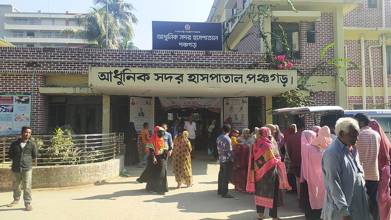 পঞ্চগড়ে ট্রাকচাপায় প্রধান শিক্ষক নিহত