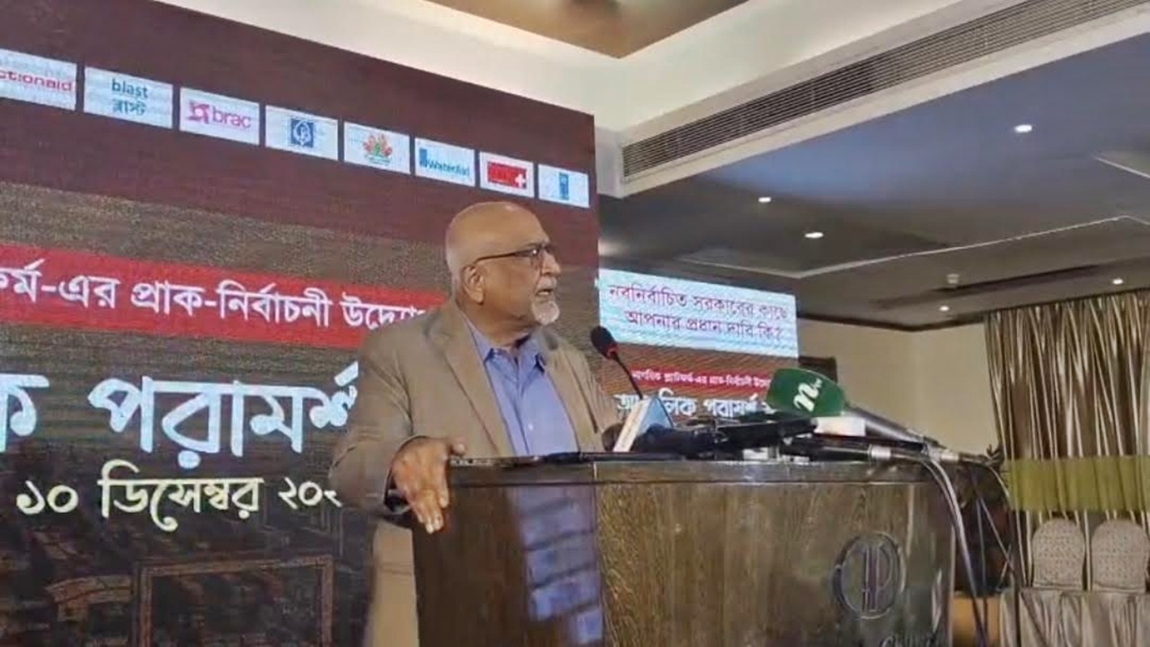 আস্থাহীনতা দূর করার দায়িত্ব নির্বাচন কমিশনেরই : দেবপ্রিয় ভট্টাচার্য