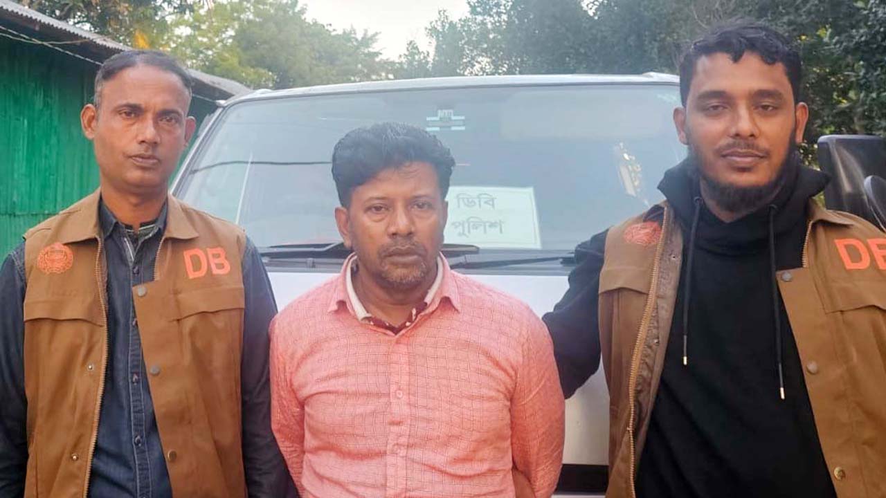 ওয়ার্কশপের আড়ালে আগ্নেয়াস্ত্র তৈরি, মালিক গ্রেপ্তার