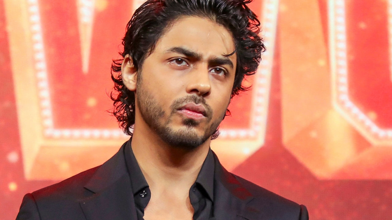 শাহরুখপুত্র আরিয়ানের বিরুদ্ধে থানায় অভিযোগ