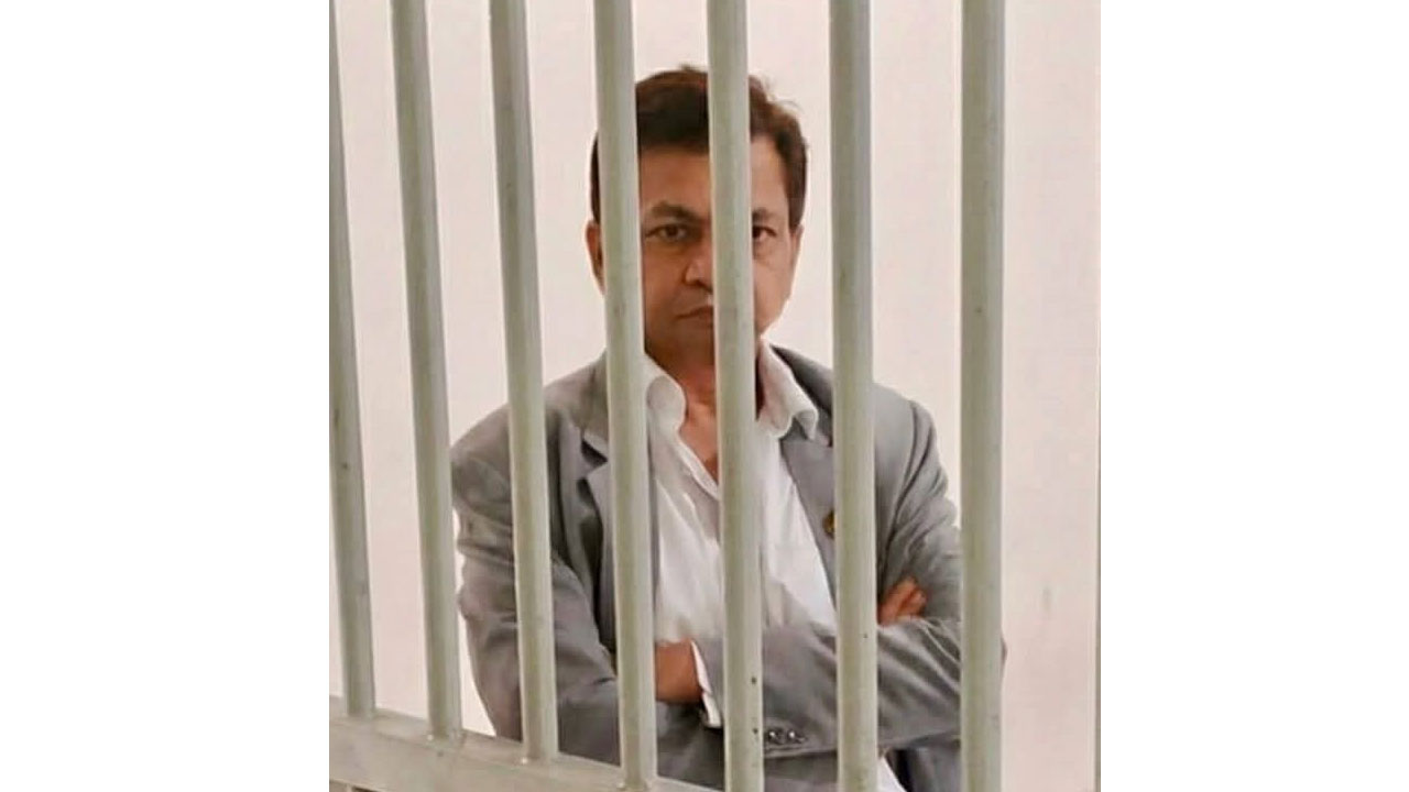 চট্টগ্রামে গ্রেপ্তার আইনজীবী প্রদীপ চৌধুরীর মুক্তি দাবি