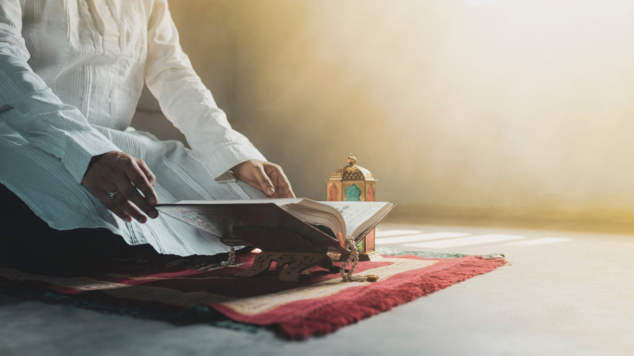 জীবন পরিবর্তনে সহায়তা করবে যে ৫ হাদিস