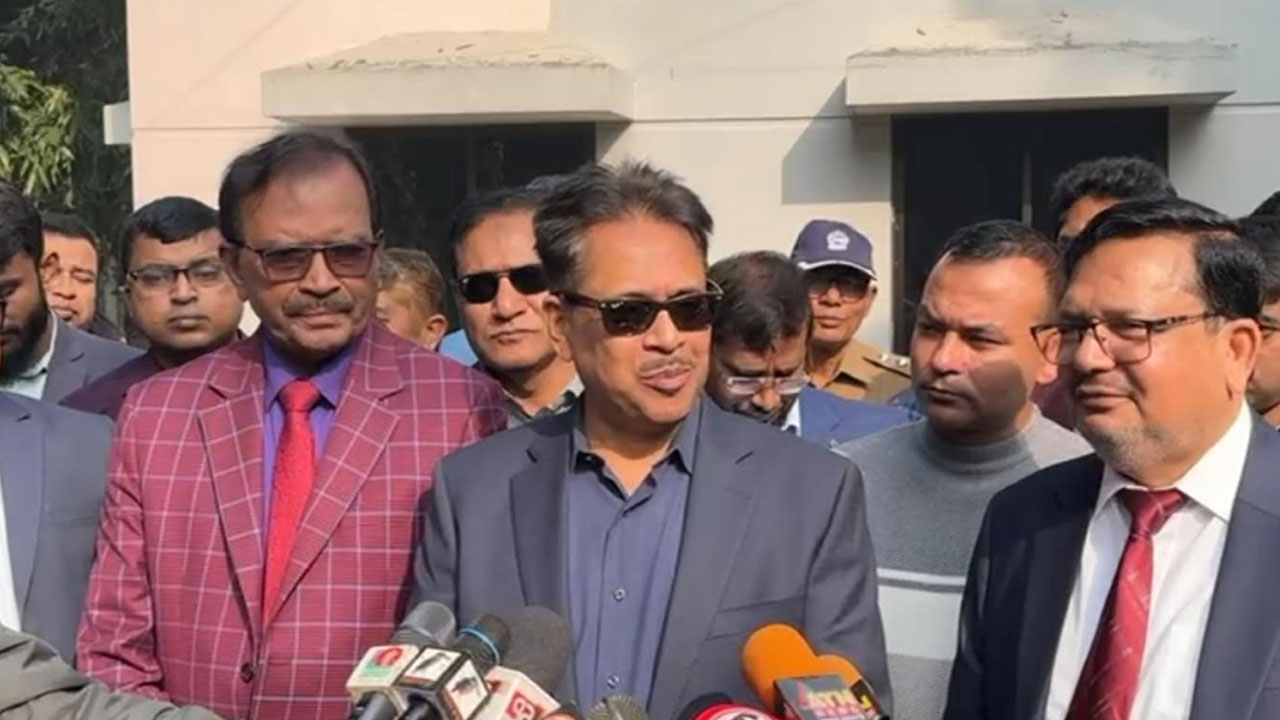 ‘মার্চে চলবে পাবনা-ঢাকা ট্রেন, প্রশস্ত হচ্ছে আব্দুল হামিদ সড়ক’