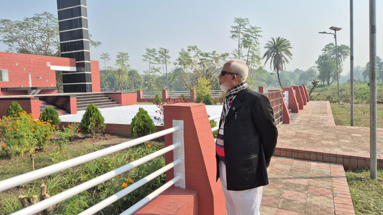 মায়ের অনুপ্রেরণায় মুক্তিযুদ্ধে গিয়েছিলেন আবু তালেব