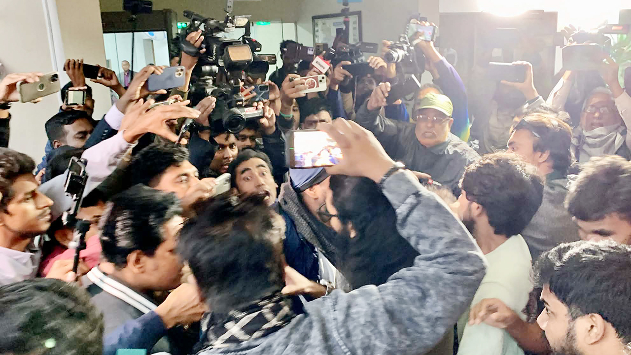 রাজশাহীতে এনসিপির কমিটি নিয়ে বিরোধ, সংবাদ সম্মেলনে উত্তেজনা